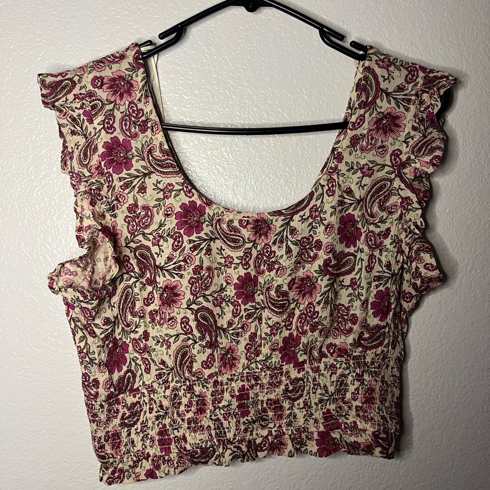 Patrons of Peace floral crop shirt size small